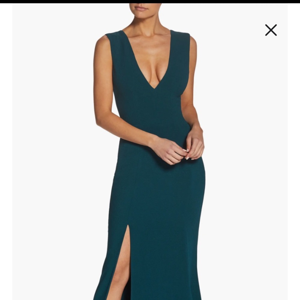 Sandra plunge crepe trumpet dress in Pine